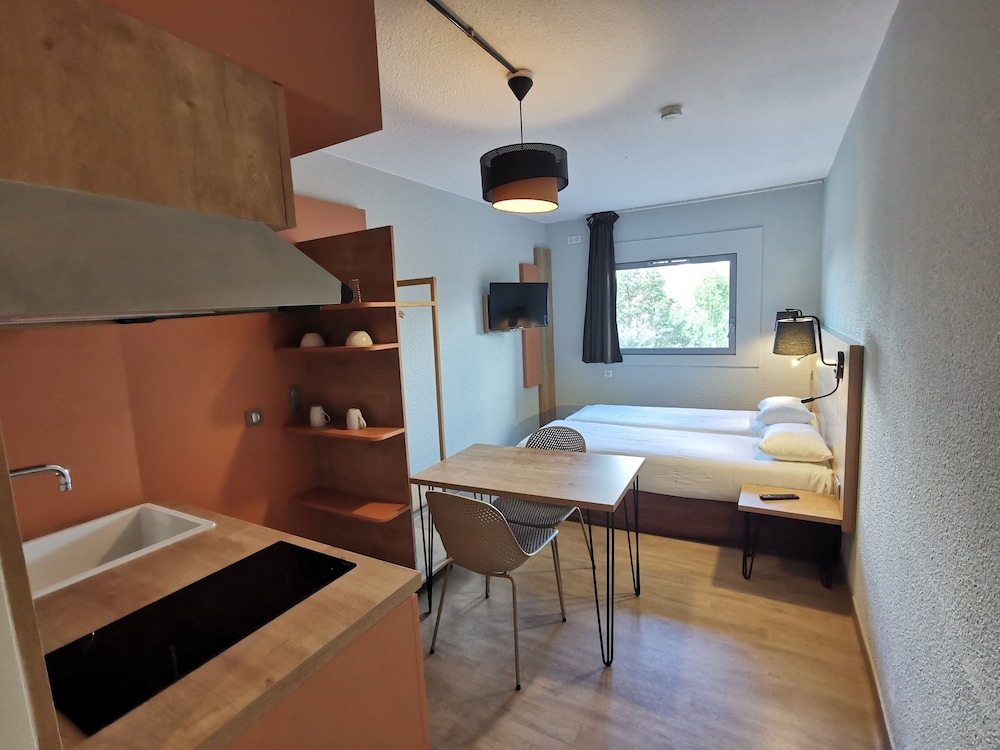 

Palermo - Montevrain - APPARTHOTEL Torcy
