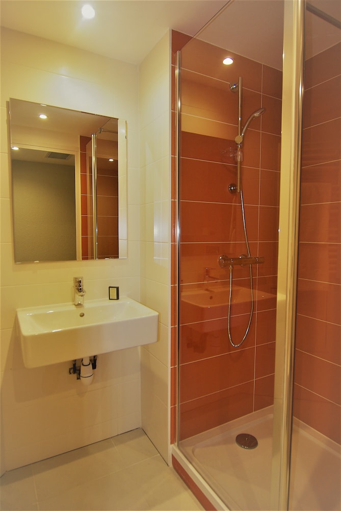 

Palermo - Ferrières-en-Brie - APPARTHOTEL Torcy