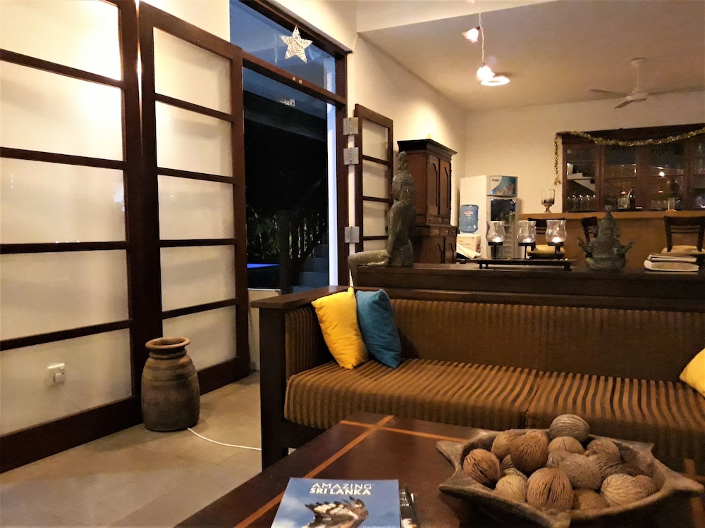 

Milano - Matara - Imagine Villa Hotel