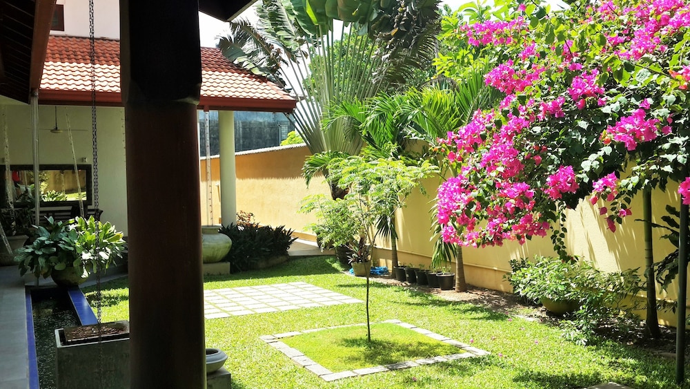 

Milano - Weligama - Imagine Villa Hotel