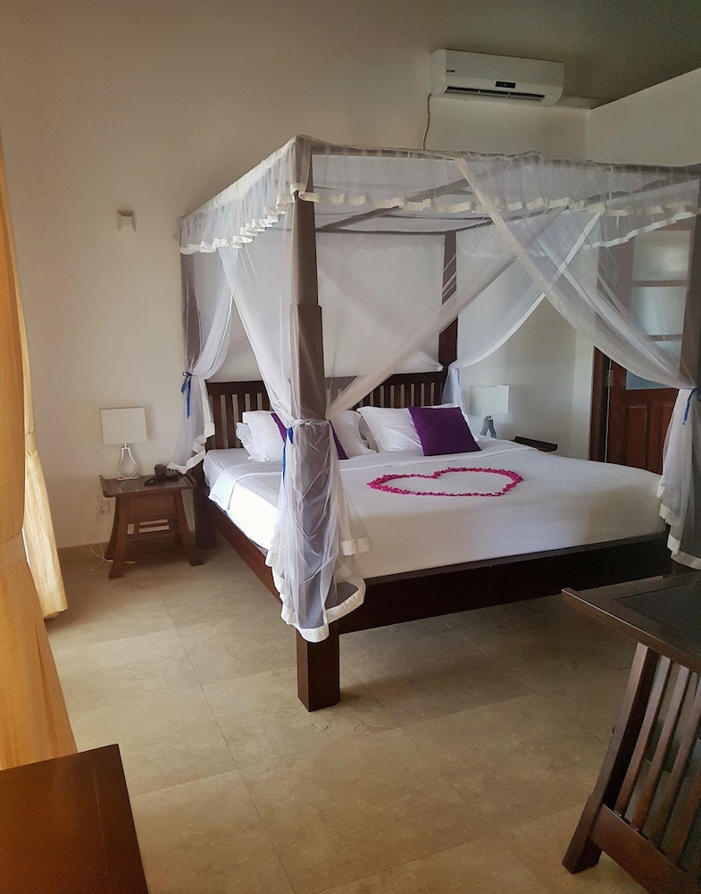 

Milano - Weligama - Imagine Villa Hotel