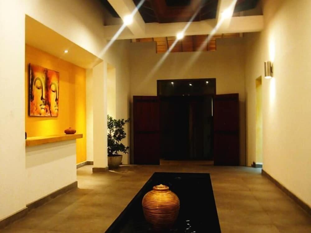 

Milano - Weligama - Imagine Villa Hotel
