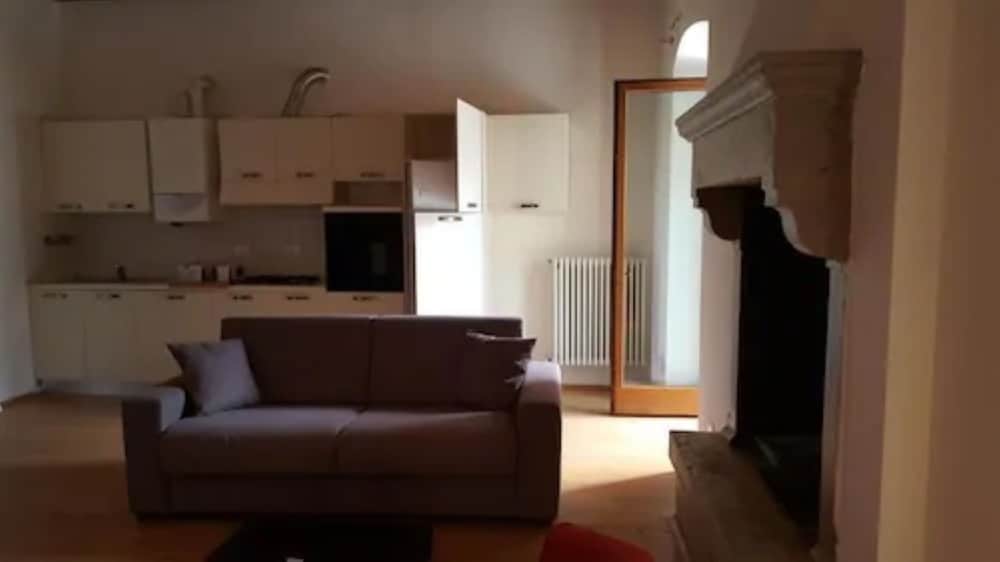 

Lamezia Terme - Castelnuovo del Garda - Campeggio del Garda