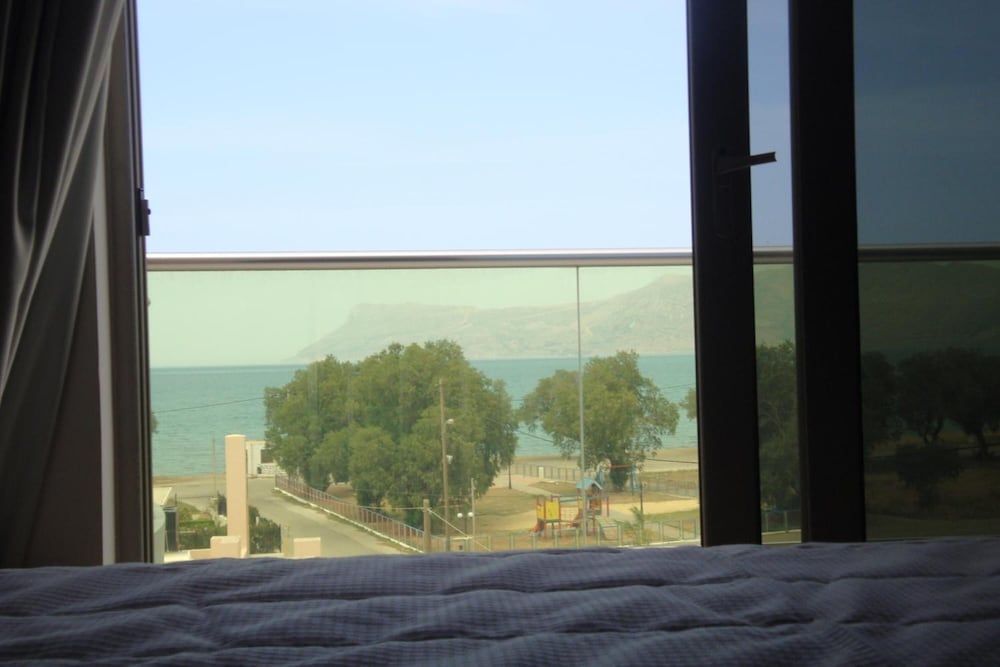 

Catania - Kissamos - Crystal Bay Hotel