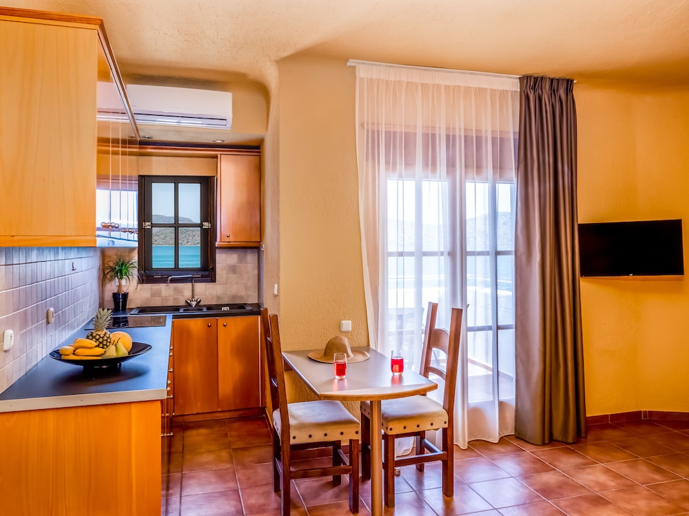 

Bari - Elounda - Elounda Alikes Suites & Studios