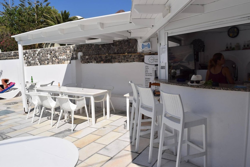 

Catania - Santorini, Isole Greche - Sunflower ApartHotel