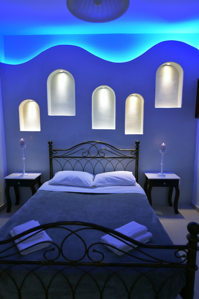 

Bari - Perivolos - Sunflower ApartHotel
