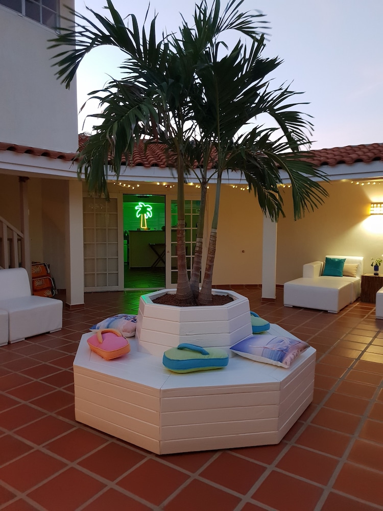 

Roma - Palm Beach - Karibu Aruba Boutique Hotel