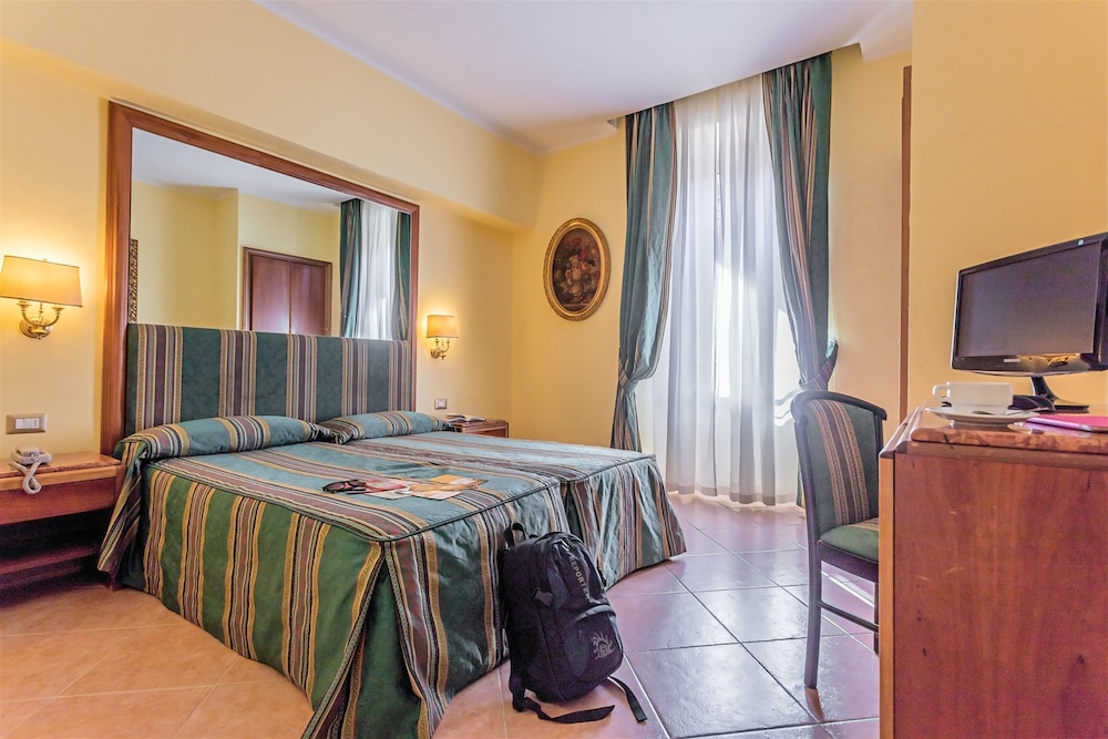 

Cagliari - Roma - Raeli Hotel Noto