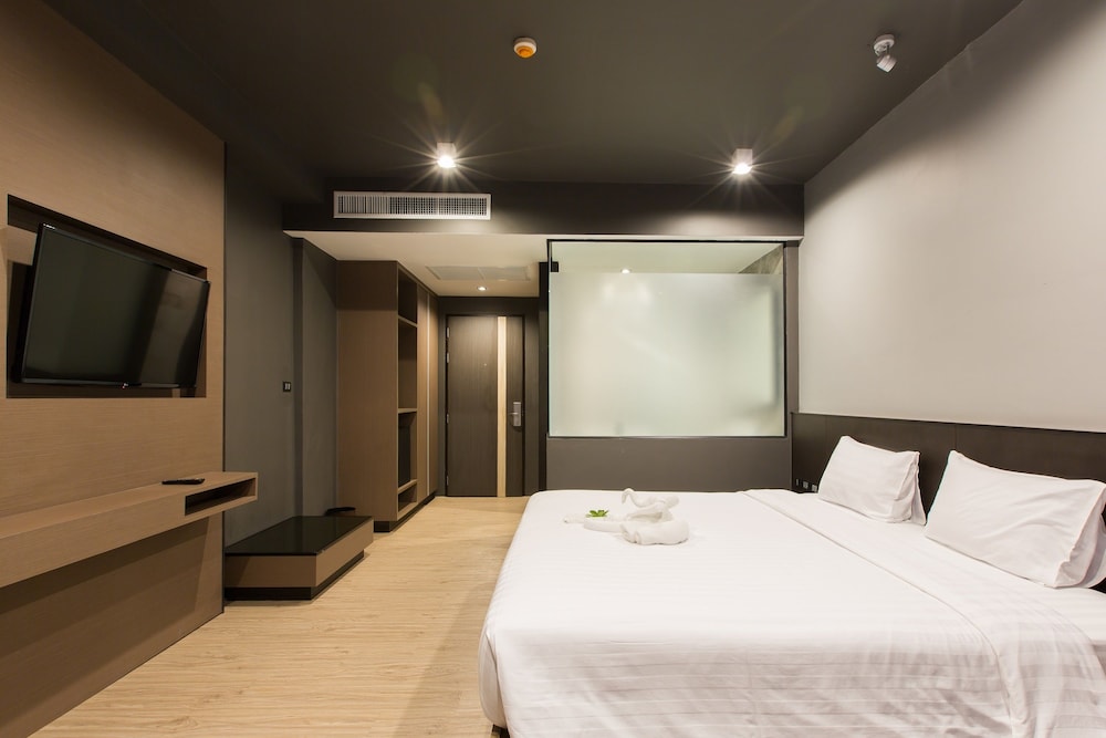 

Bari - Sa Khu - Maya Phuket Airport Hotel-Naiyang Beach