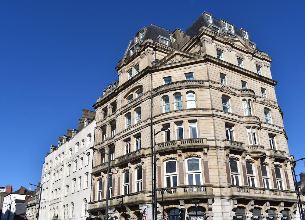 

Milano - Cardiff - The Royal Hotel Cardiff