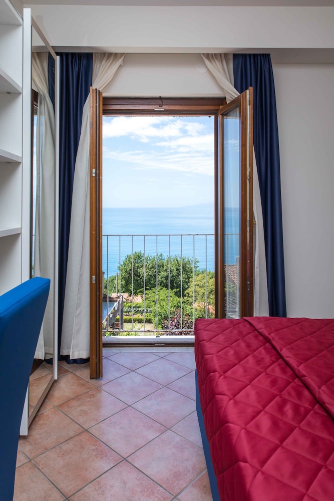 

Milano - Praia a Mare - Hotel Martino
