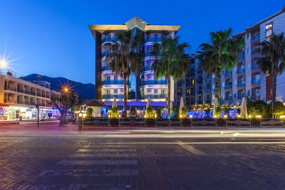 

Bari - Mahmutlar - Parador Beach Hotel