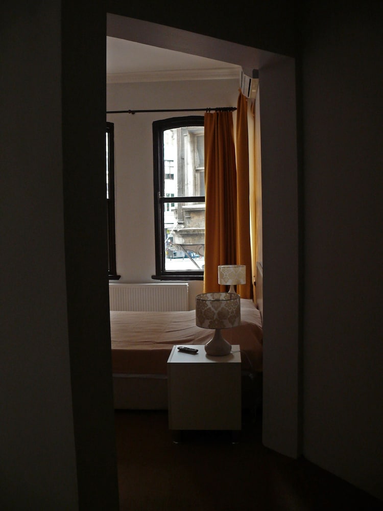 

Torino - Istanbul - Budak Residence