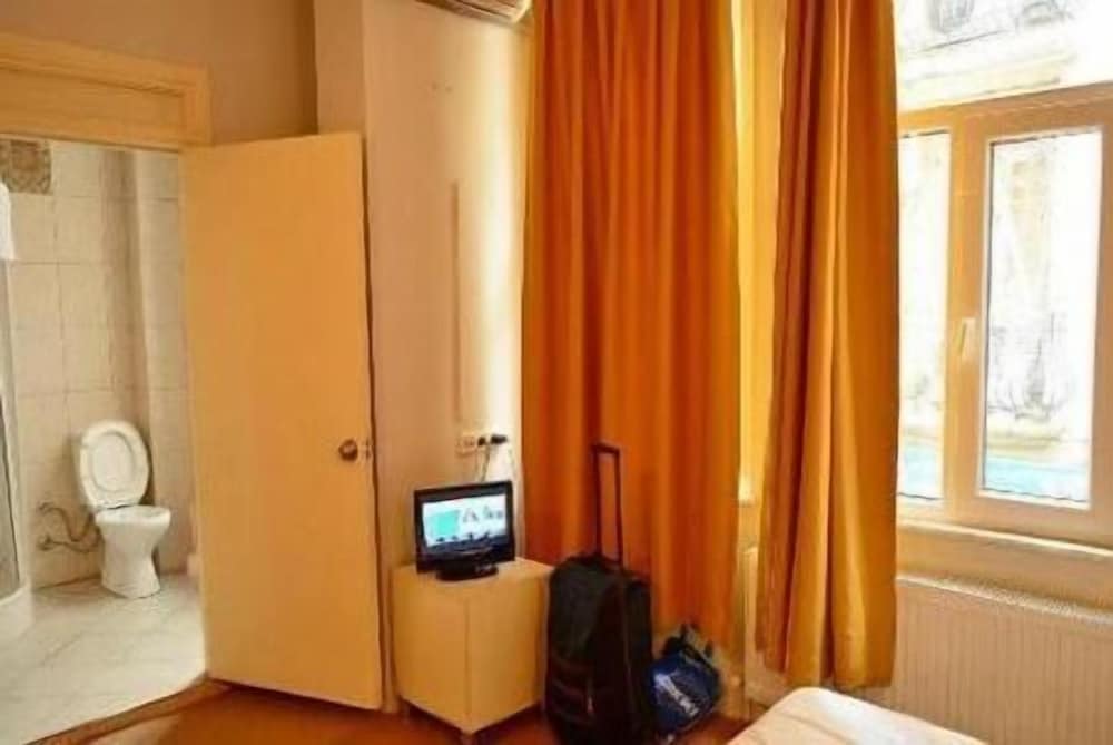 

Napoli - Istanbul - Budak Residence