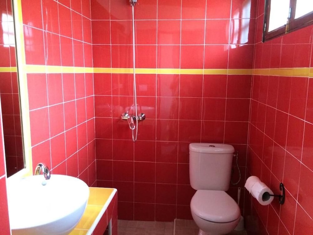 

Roma - Ziguinchor - Hôtel Kadiandoumagne