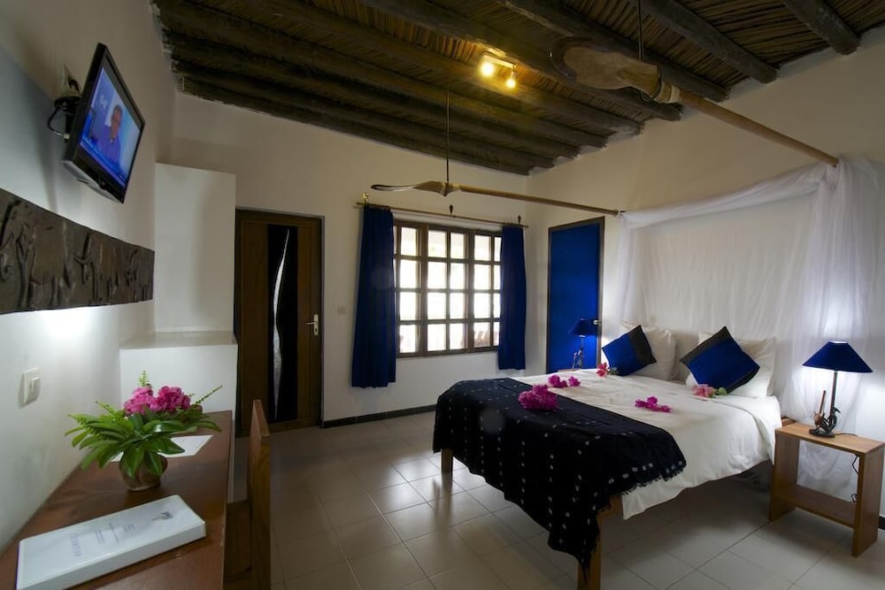 

Milano - Ziguinchor - Hôtel Kadiandoumagne