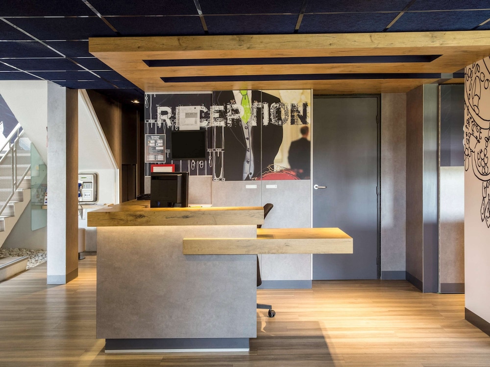 

Venezia - Versailles - ibis budget Versailles Chateau Saint cyr l'Ecole