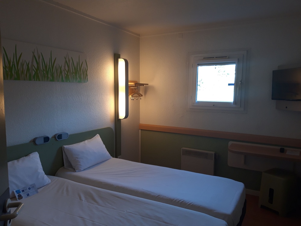 

Napoli - Versailles - ibis budget Versailles Chateau Saint cyr l'Ecole