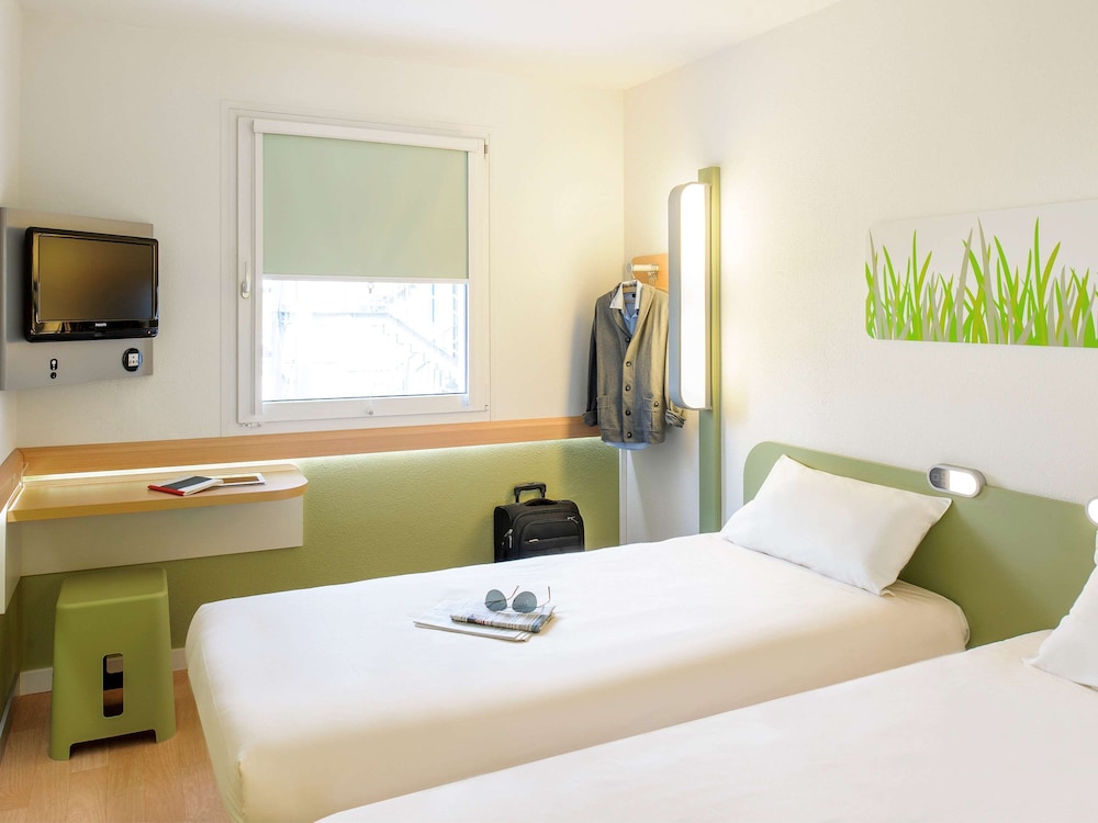 

Roma - Versailles - ibis budget Versailles Chateau Saint cyr l'Ecole
