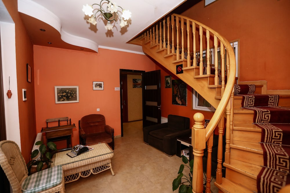 

Roma - Tbilisi - Hotel Isaka