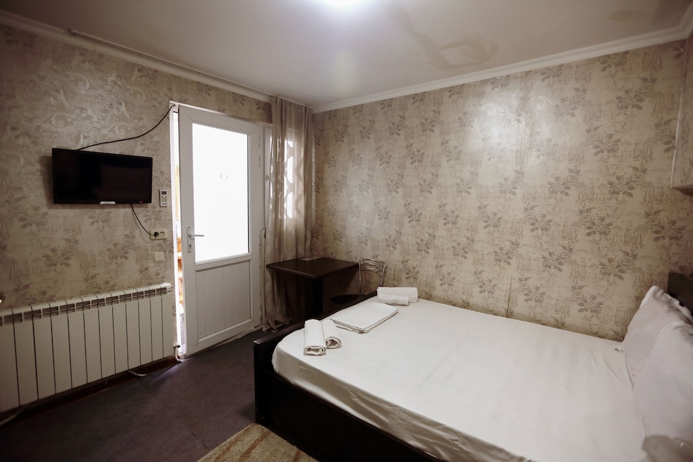

Venezia - Tbilisi - Hotel Isaka