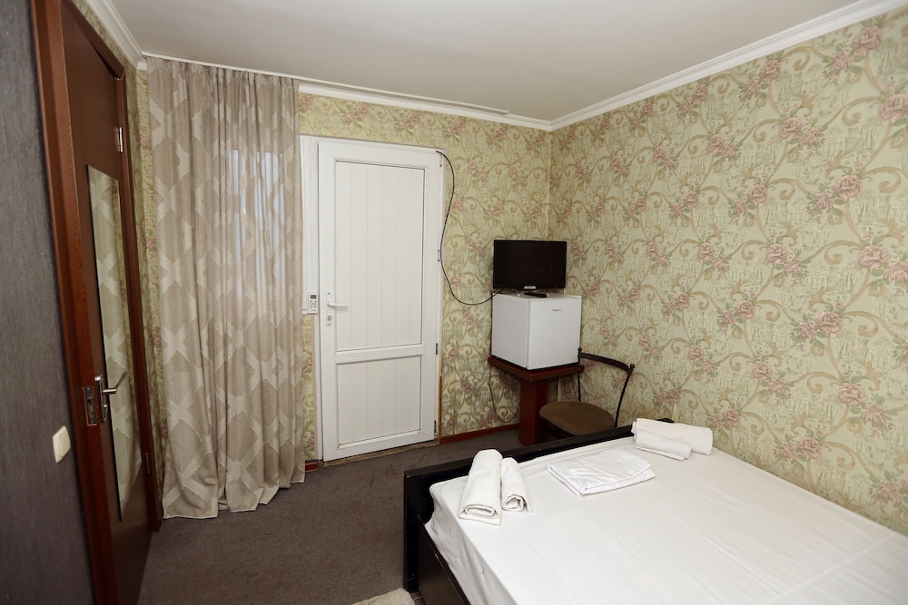 

Bologna - Tbilisi - Hotel Isaka