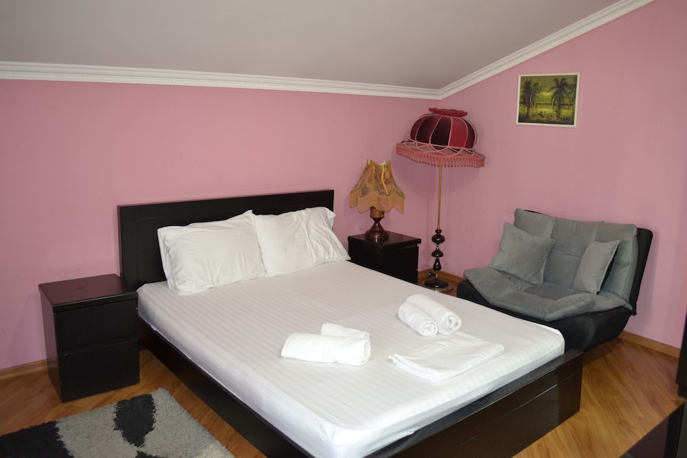 

Milano - Tbilisi - Hotel Isaka