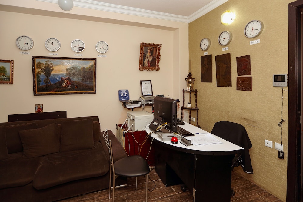 

Trieste - Tbilisi - Hotel Isaka