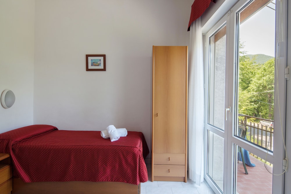 

Milano - Vernazza - Hotel Nella