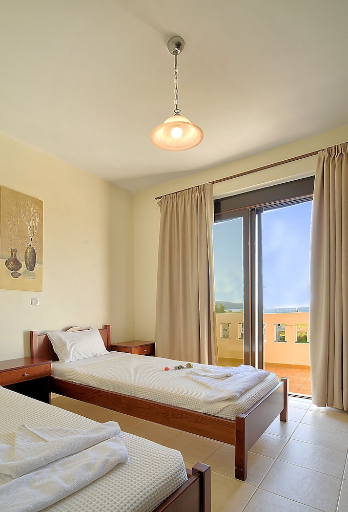 

Venezia - Kolimbari - Villa Gereoudis Apartments with Sea View & Pool