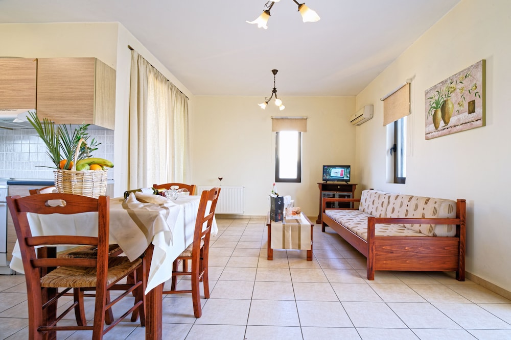

Roma - Kolimbari - Villa Gereoudis Apartments with Sea View & Pool