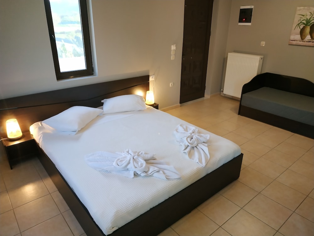 

Lamezia Terme - Kolimbari - Villa Gereoudis Apartments with Sea View & Pool