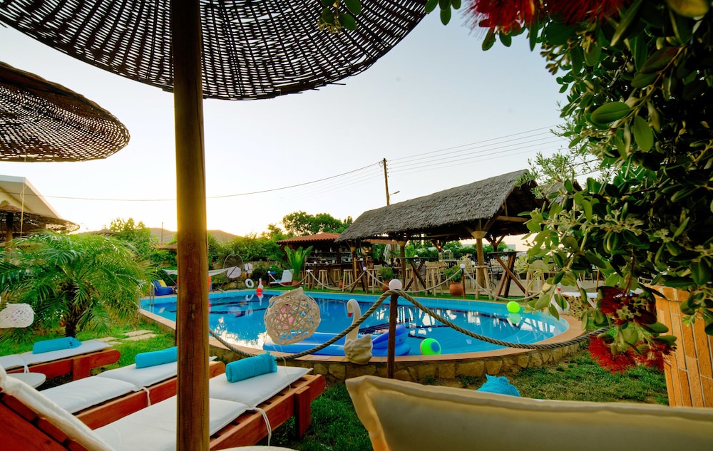

Bari - Kolimbari - Villa Gereoudis Apartments with Sea View & Pool