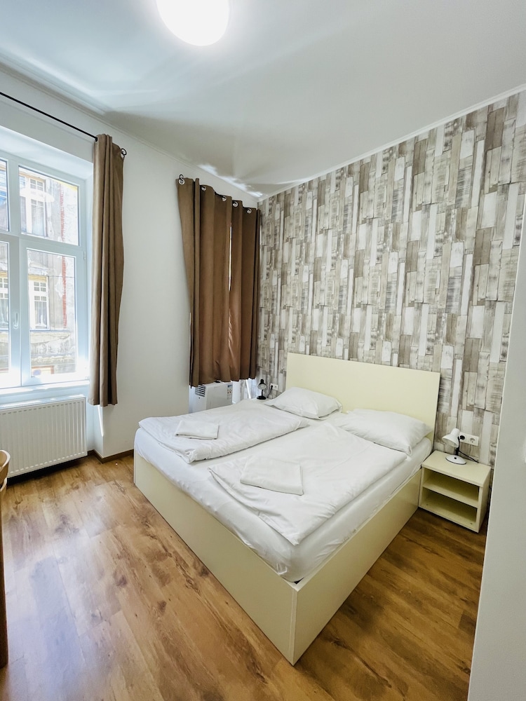 

Lamezia Terme - Budapest - Easy Star Hotel