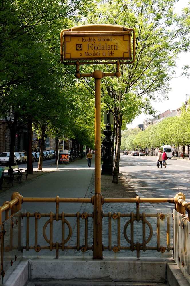 

Bari - Budapest - Easy Star Hotel