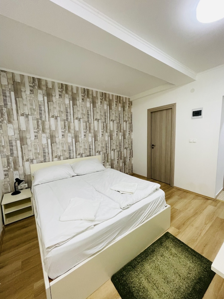

Reggio Calabria - Budapest - Easy Star Hotel