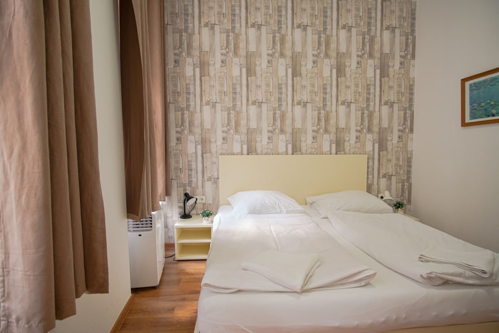 

Pescara - Budapest - Easy Star Hotel