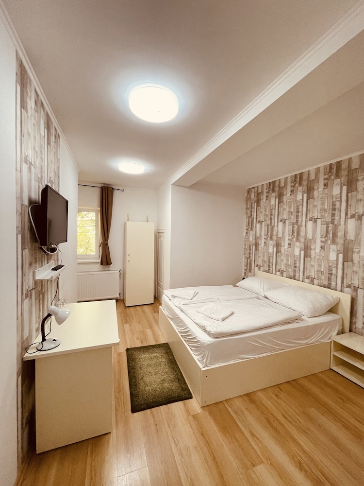 

Ancona - Budapest - Easy Star Hotel