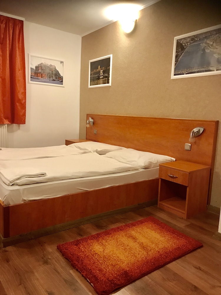 

Pisa - Budapest - Easy Star Hotel