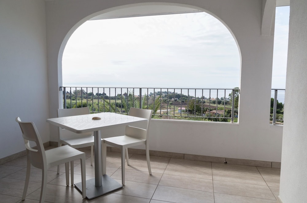 

Verona - Tropea - Luzia Agriresort