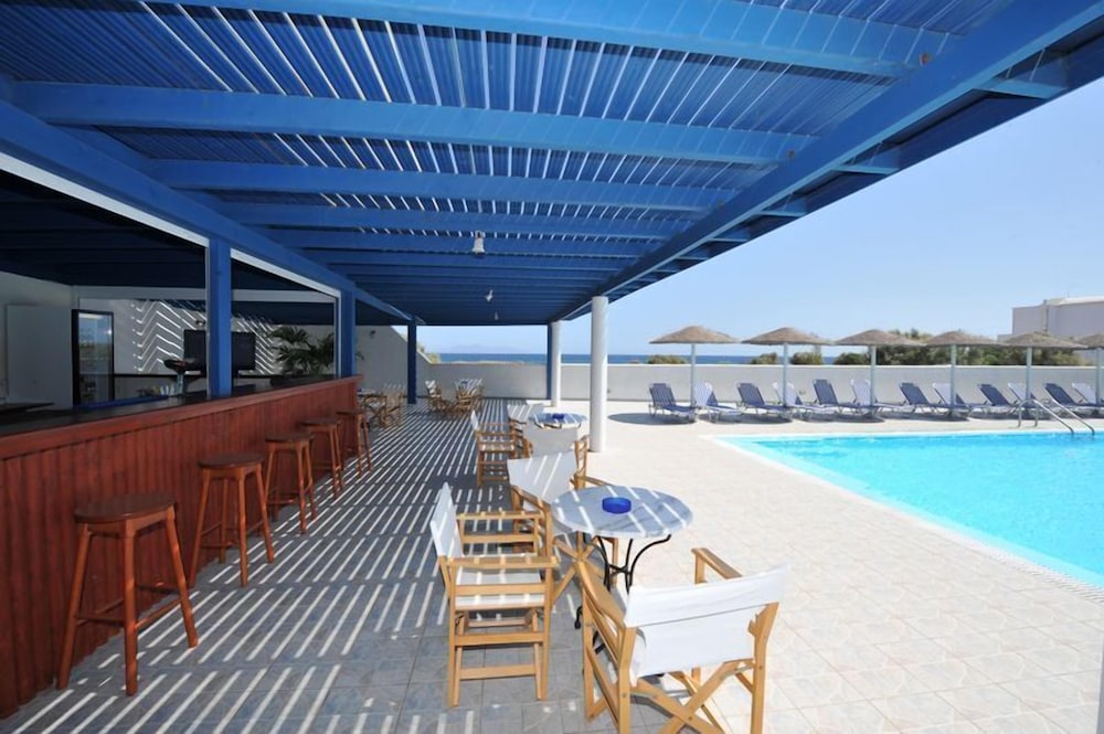

Napoli - Perissa - Blue Bay Villas