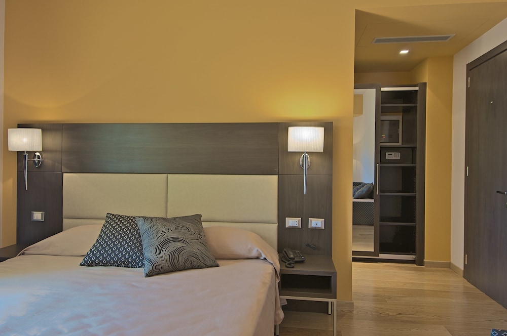 

Roma - Forte dei Marmi - Zen Hotel Versilia