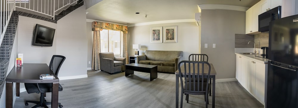 

Roma - Las Vegas (NV) - Alexis Park All Suite Resort