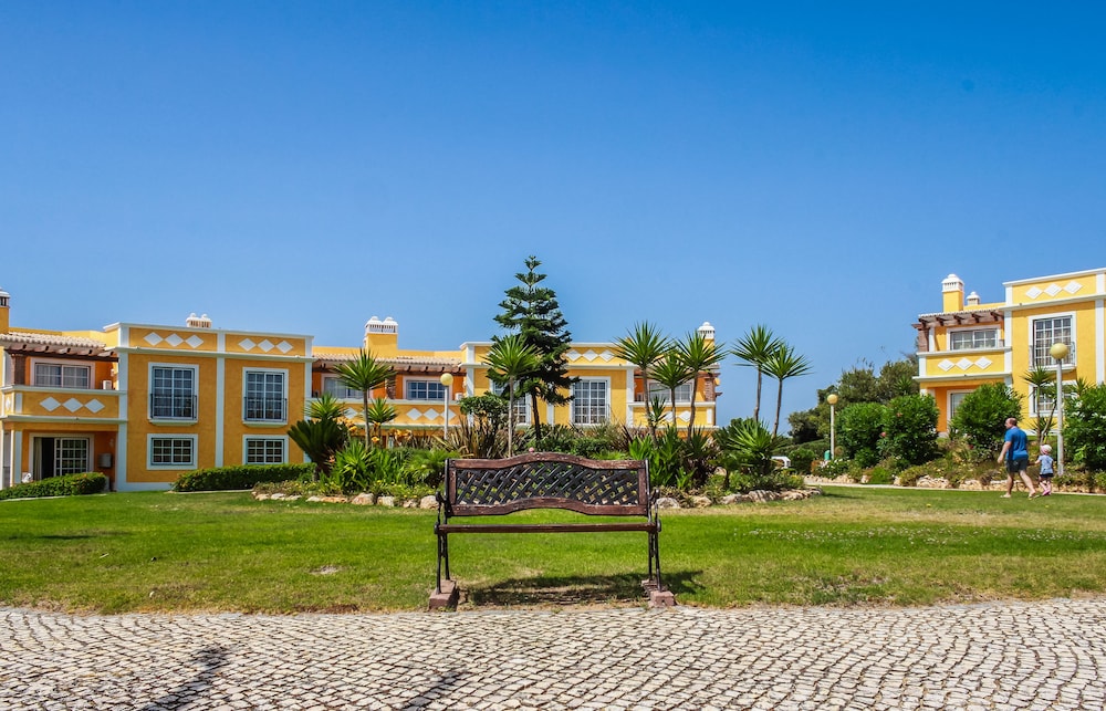 

Milano - Carvoeiro - Colina da Lapa & Villas