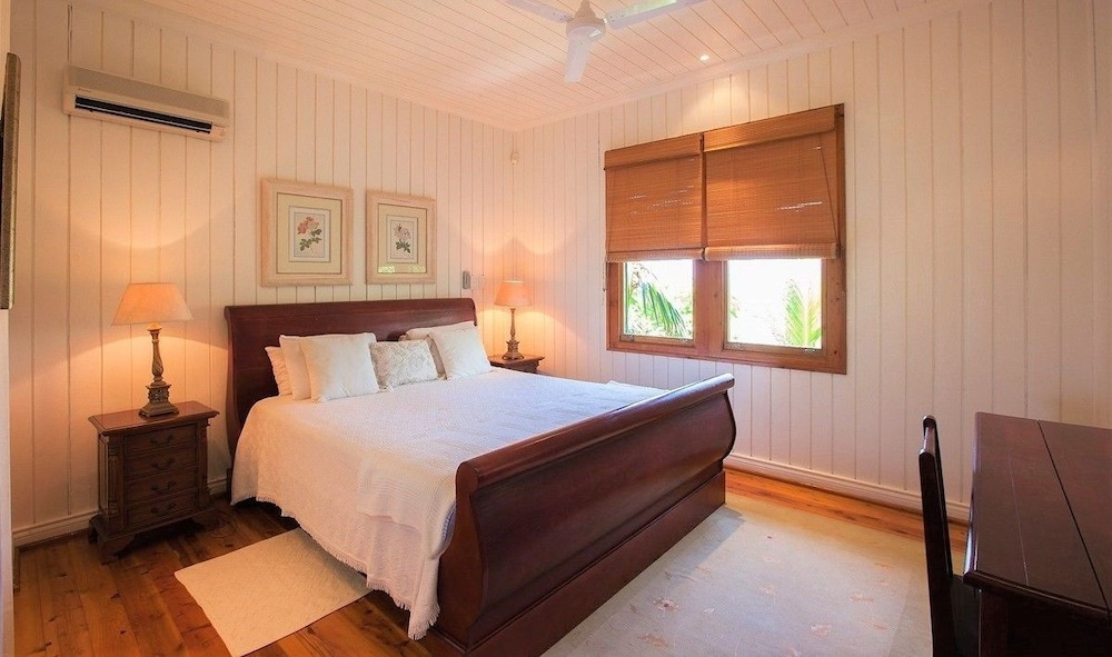 

Roma - Cerf Island - South Point Villas