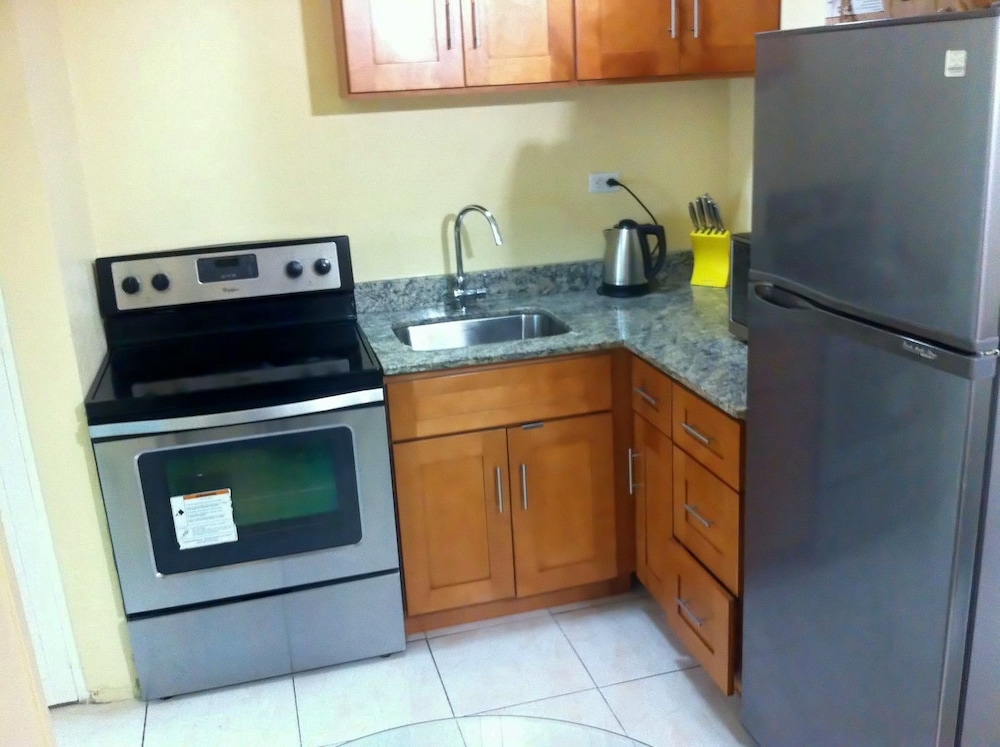 

Napoli - Kingston - Oakland Guest Apartments