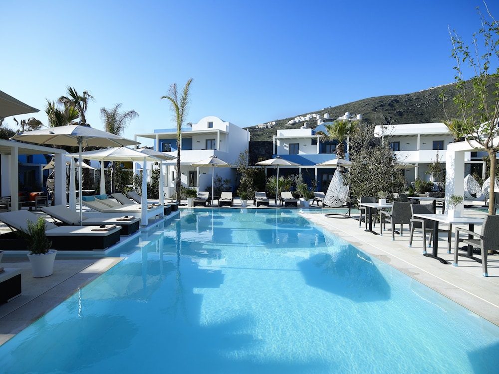 

Brindisi - Santorini, Isole Greche - Aurora Luxury Suites