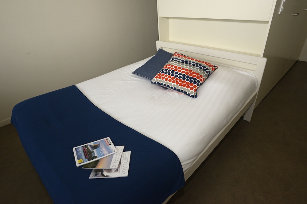 

Bologna - Bordeaux - Study Hôtel Bordeaux Lormont