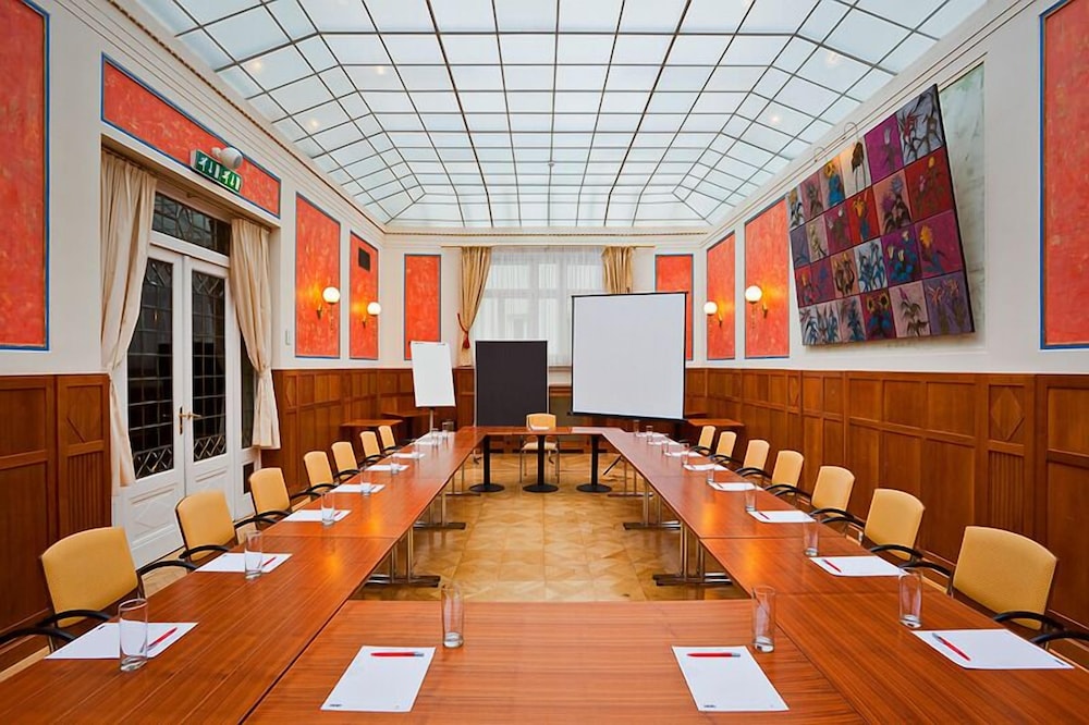 

Bari - Gumpoldskirchen - Hotel Herzoghof